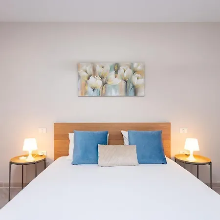 Home2book Attic Terrace Charming Ocean View * 坎德拉里亚